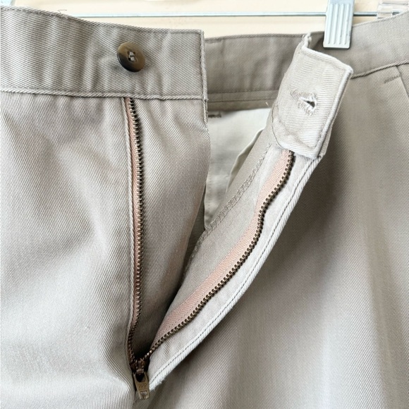 Dockers Relaxed Fit Flat Front No Wrinkle Twill Tan Khakis Pants Sz 34 x 31 - Picture 5 of 7